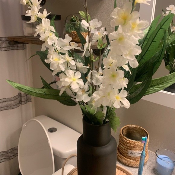 Clothes and Household - Picture 5 of 13